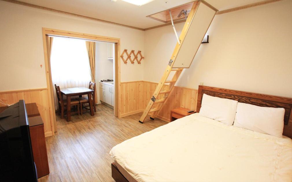 Haesung Pension ซอกวีโพ ภายนอก รูปภาพ